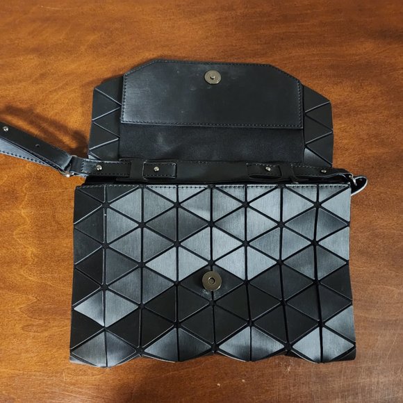 Black Inzi Purse - Picture 10 of 10